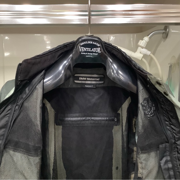 Shoulder saver, ventilator, drying, and storage hanger for motorcycle suits etc. - Picture 2 of 5